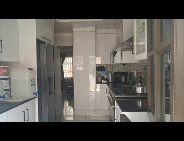 3 BEDROOM HOUSE FOR SALE IN SILUMA VIEW